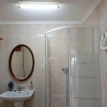 Bedroom With Private Bathroom And Two-Bedroom Family Suite In Quiet Forest Country House 80M2 Large Swimming Pool Music Town Lliria The Garden And Swimmingpool And Garden Are Shared Buitenkant foto