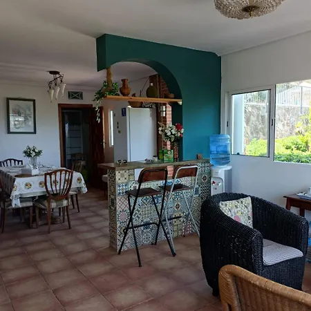 Bedroom With Private Bathroom And Two-Bedroom Family Suite In Quiet Forest Country House 80M2 Large Swimming Pool Music Town Lliria The Garden And Swimmingpool And Garden Are Shared Buitenkant foto