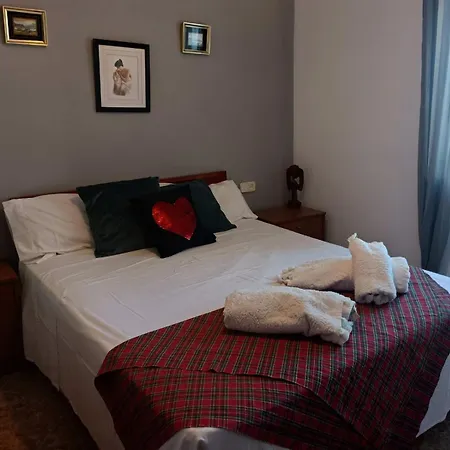 Bedroom With Private Bathroom And Two-Bedroom Family Suite In Quiet Forest Country House 80M2 Large Swimming Pool Music Town Lliria The Garden And Swimmingpool And Garden Are Shared Buitenkant foto