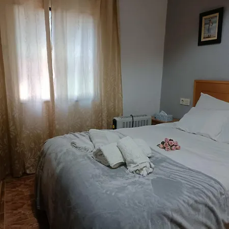 Bedroom With Private Bathroom And Two-Bedroom Family Suite In Quiet Forest Country House 80M2 Large Swimming Pool Music Town Lliria The Garden And Swimmingpool And Garden Are Shared Kamer foto