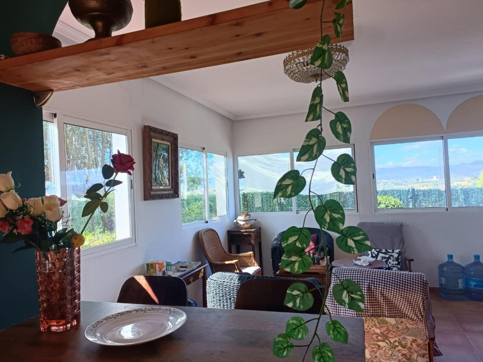 Privatunterkunft Bedroom With Private Bathroom And Two-bedroom Family In Quiet Forest 80m2 Large Swimming Pool Music Town The Garden And Swimmingpool And Garden Are Shared Lliria