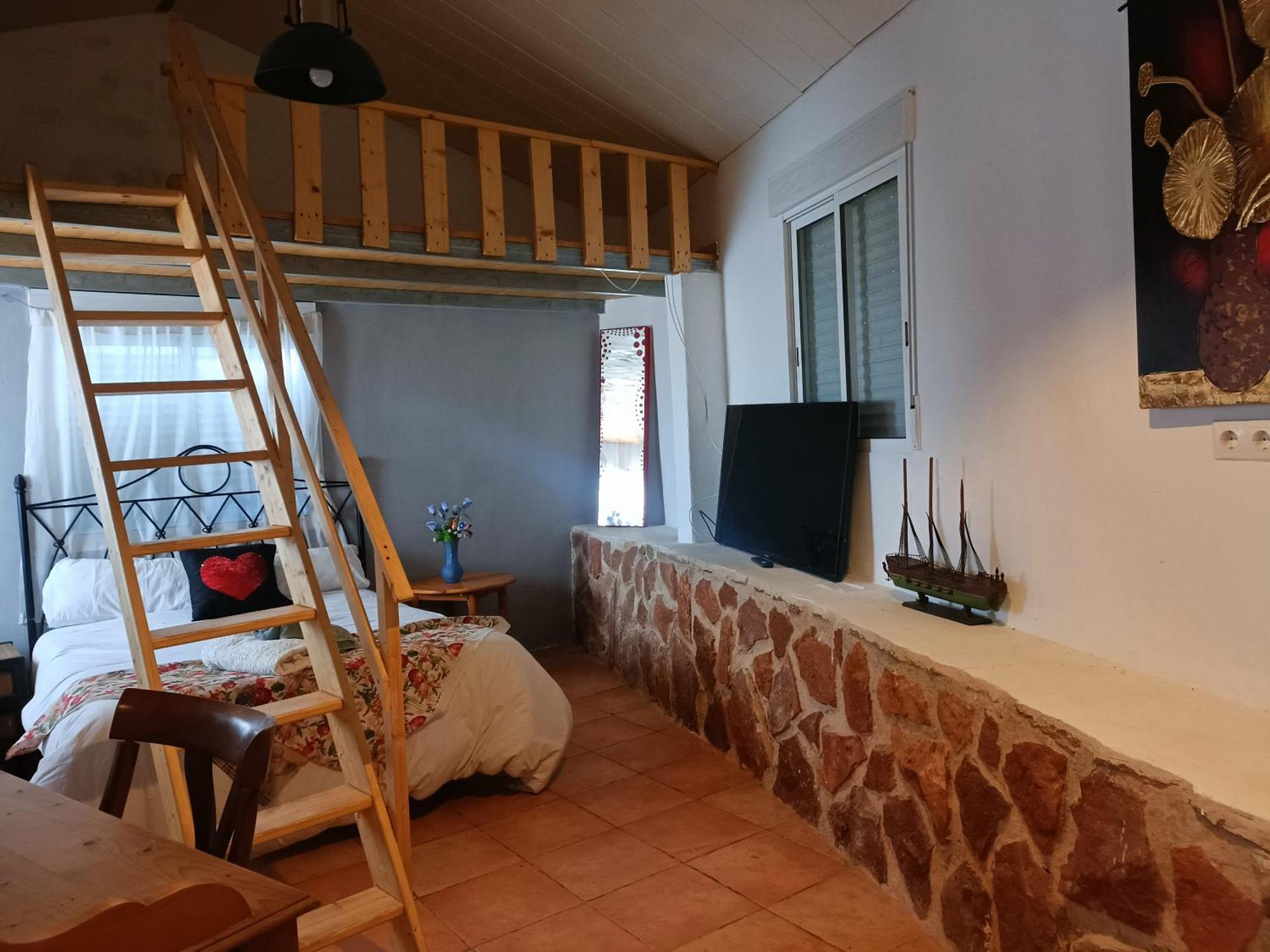 Privatunterkunft Bedroom With Private Bathroom And Two-bedroom Family In Quiet Forest 80m2 Large Swimming Pool Music Town The Garden And Swimmingpool And Garden Are Shared *